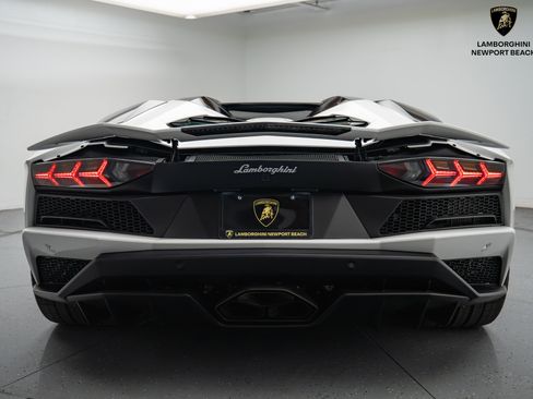 Used 2019 Lamborghini Aventador S image 23
