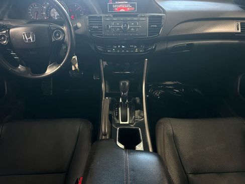 Used 2017 Honda Accord Sport Special Edition image 4