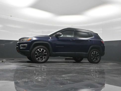 Used 2019 Jeep Compass Trailhawk w/ Popular Equipment Group AWD/4WD image 21