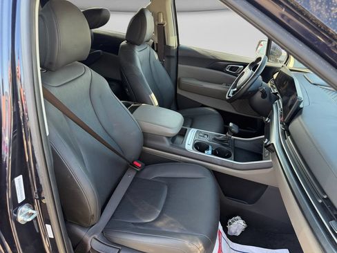 Used 2026 Kia Carnival FWD image 25