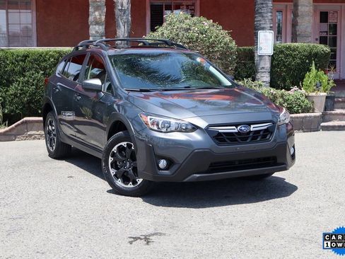 Used 2023 Subaru Crosstrek 2.0i Premium image 2