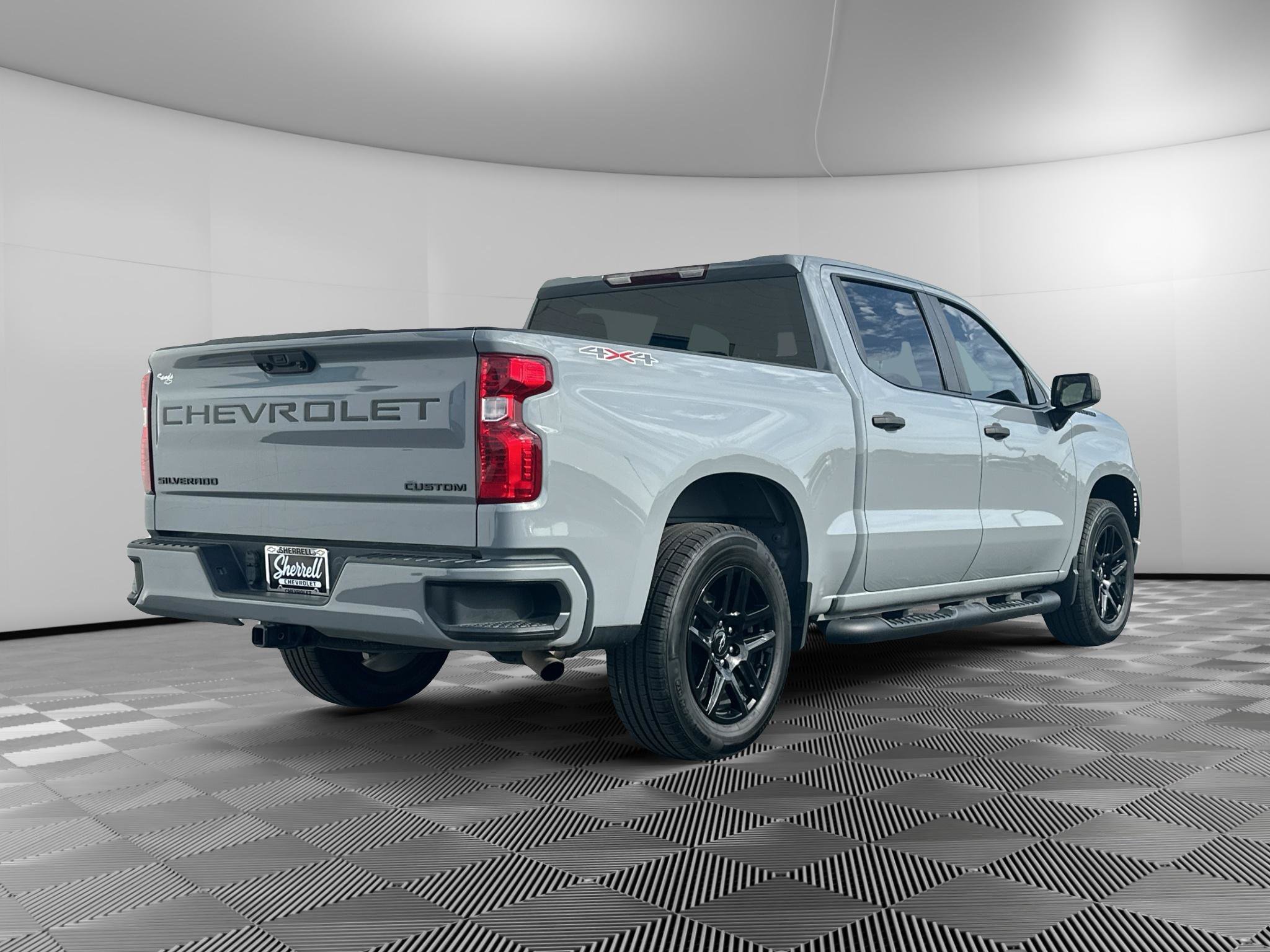 Used 2024 Chevrolet Silverado 1500 Custom w/ Turbomax Blackout Package AWD/4WD image 4