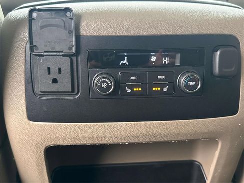 Used 2017 Chevrolet Suburban LT w/ LT Signature Package image 25