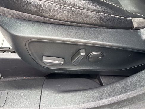 Used 2020 Ford Escape Titanium image 15