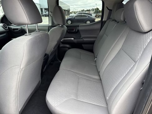 Used 2023 Toyota Tacoma SR5 AWD/4WD image 13