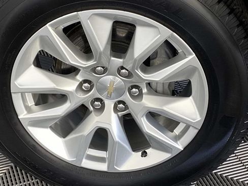 Used 2024 Chevrolet Silverado 1500 Custom AWD/4WD image 27