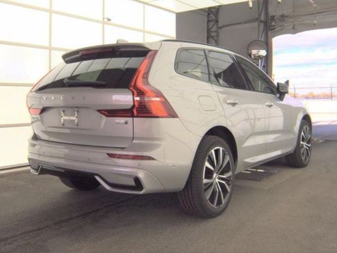 Used 2025 Volvo XC60 B5 Plus AWD/4WD image 4