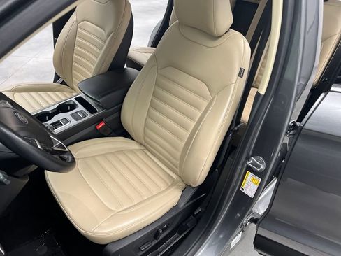 Used 2024 Ford Edge SEL image 9