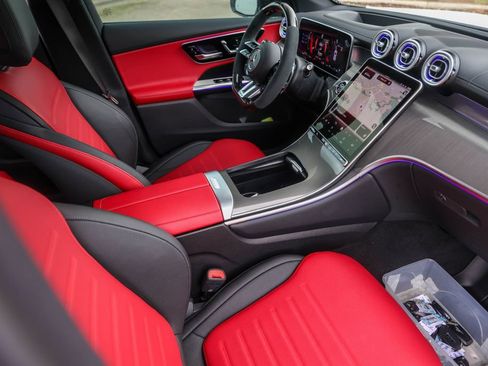 Used 2025 Mercedes-Benz GLC 43 AMG 4MATIC image 33