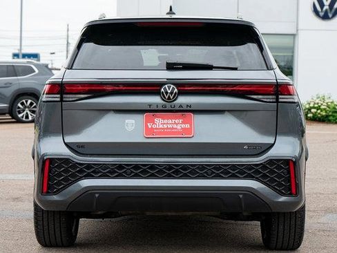 Used 2026 Volkswagen Tiguan SE R-Line AWD/4WD image 5
