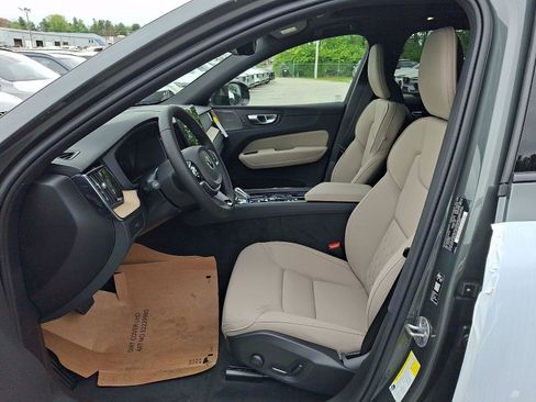 New 2026 Volvo XC60 B5 Plus w/ Climate Package AWD/4WD image 9