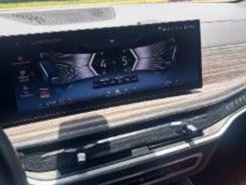 Used 2024 BMW X5 xDrive40i w/ Premium Package AWD/4WD image 4
