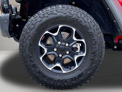 Used 2023 Jeep Gladiator Rubicon w/ LED Lighting Group AWD/4WD image 35