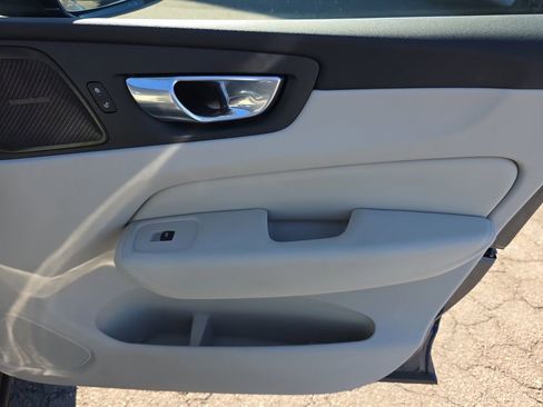 Used 2023 Volvo XC60 B5 Plus w/ Climate Package image 11