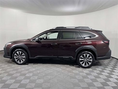 Used 2025 Subaru Outback Touring XT image 11