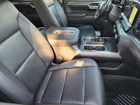 Used 2022 Chevrolet Silverado 1500 LTZ w/ Z71 Off-Road Package image 19