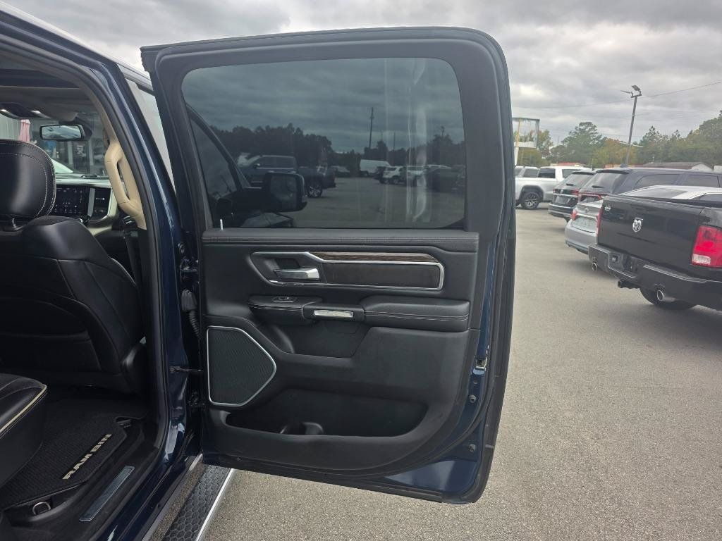 Used 2019 RAM 1500 Laramie AWD/4WD image 12