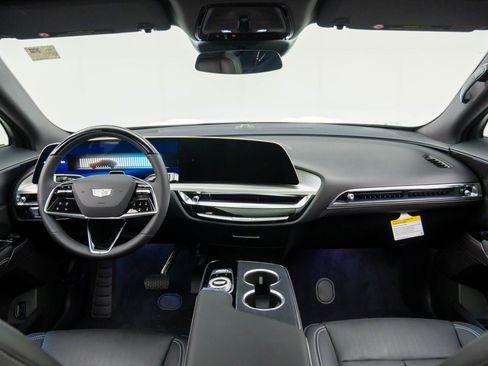 New 2026 Cadillac Lyriq Luxury image 13