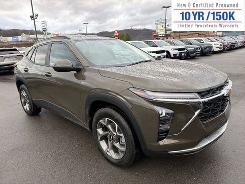 Used 2024 Chevrolet Trax LT w/ Driver Confidence Package image 3