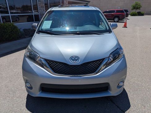 Used 2014 Toyota Sienna SE FWD image 7