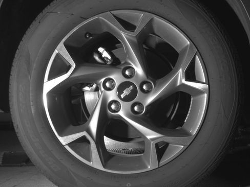Used 2025 Chevrolet Trax LT FWD image 15