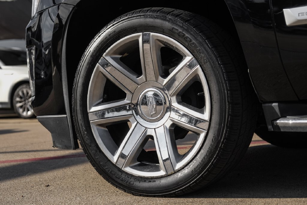 Used 2019 Cadillac Escalade ESV Luxury AWD/4WD image 64