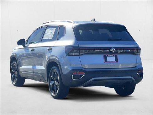 New 2025 Volkswagen Taos SE image 8