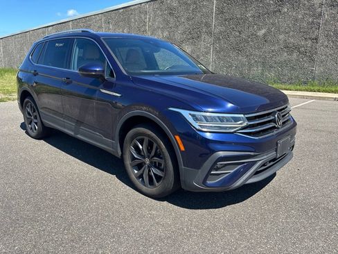 Used 2022 Volkswagen Tiguan SE AWD/4WD image 1