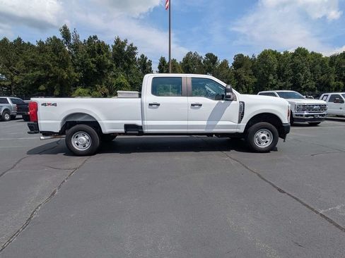 Used 2024 Ford F250 XL AWD/4WD image 3