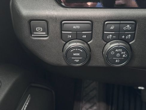 Certified 2022 Chevrolet Silverado 1500 LTZ w/ LTZ Convenience Package II AWD/4WD image 26