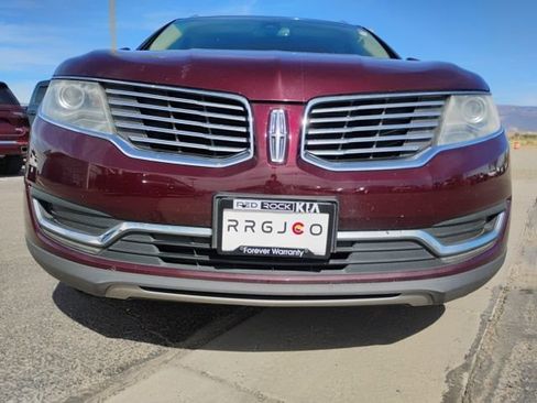 Used 2017 Lincoln MKX Reserve w/ Driver Assistance Package image 5