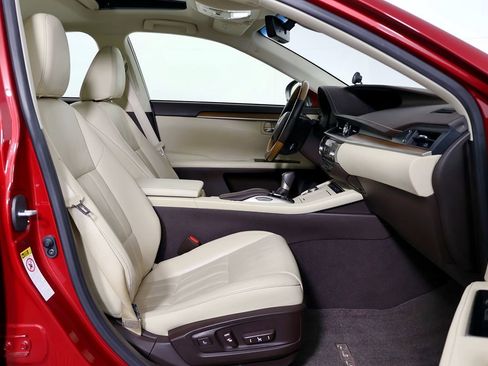 Used 2018 Lexus ES 300h w/ Luxury Package image 52