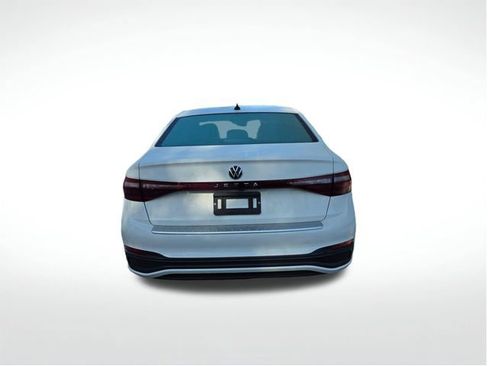 Used 2025 Volkswagen Jetta S image 8