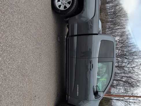 Used 2016 GMC Canyon SLE w/ SLE Convenience Package image 8