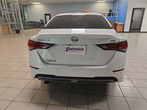 Used 2023 Nissan Sentra SR w/ SR Premium Package image 7
