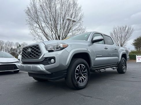 Used 2023 Toyota Tacoma TRD Sport image 2