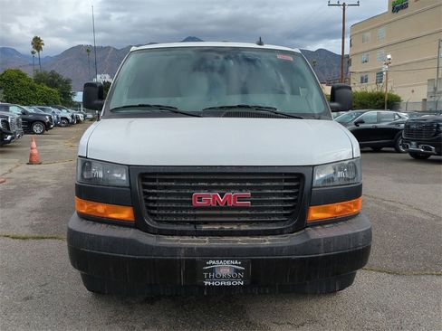 New 2025 GMC Savana 2500 w/ Driver Convenience Package image 32