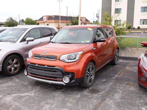Used 2018 Kia Soul ! w/ Tech Package FWD image 4