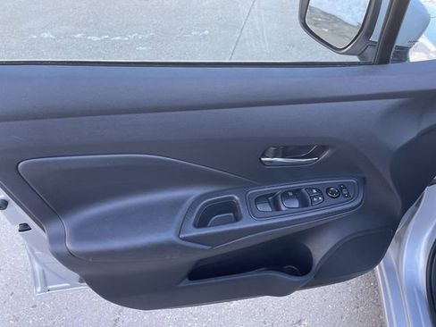 Used 2023 Nissan Versa SV image 10