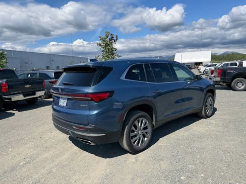 Certified 2025 Buick Enclave Preferred AWD/4WD image 11