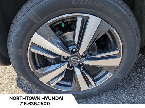 Used 2026 Nissan Rogue SL AWD/4WD image 42