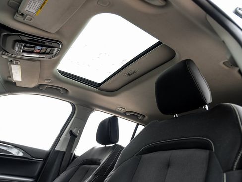 Used 2023 Jeep Grand Cherokee Laredo w/ Luxury Tech Group I image 9