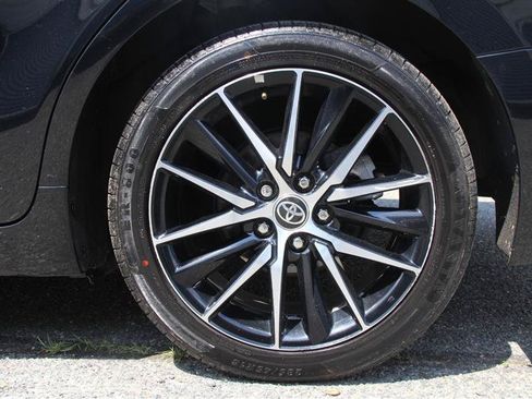 Used 2022 Toyota Camry SE w/ Cold Weather Package FWD image 14