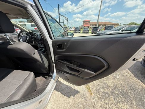 Used 2018 Ford Fiesta SE FWD image 14