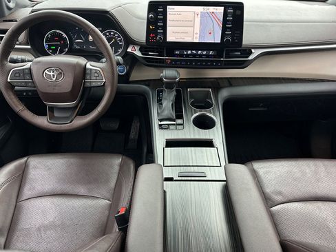 Used 2023 Toyota Sienna Platinum image 15