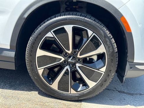 New 2025 VinFast VF 8 Plus AWD/4WD image 7