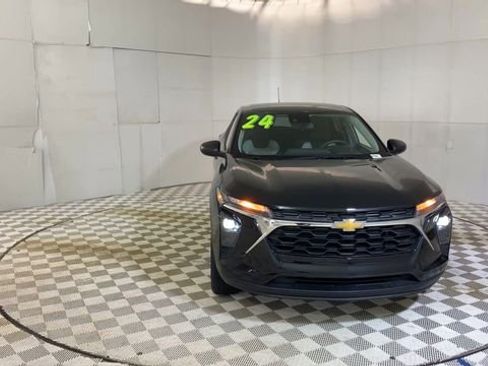 Used 2024 Chevrolet Trax LS FWD image 5