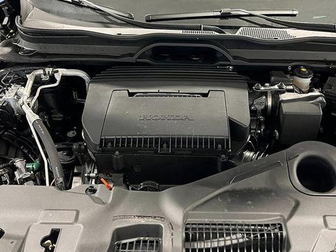 New 2025 Honda Pilot Touring image 15