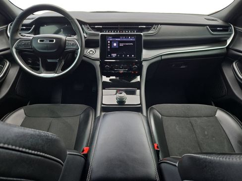 Used 2024 Jeep Grand Cherokee L Altitude RWD image 15