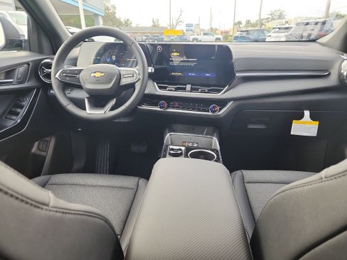 New 2026 Chevrolet Equinox LT w/ Convenience Package II image 14